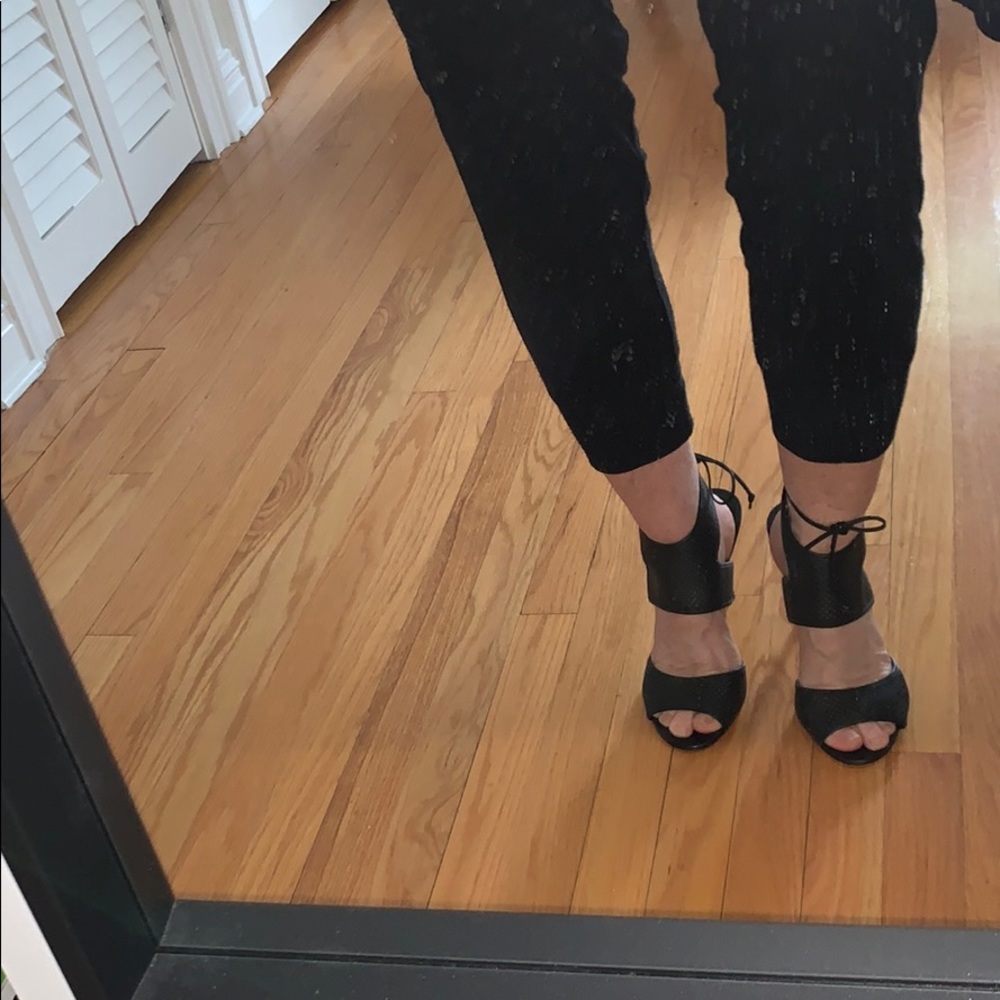 Por la Victoire black heels - Picture 3 of 6